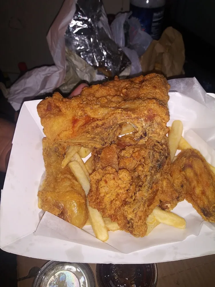 Broasted Chicken with Fries